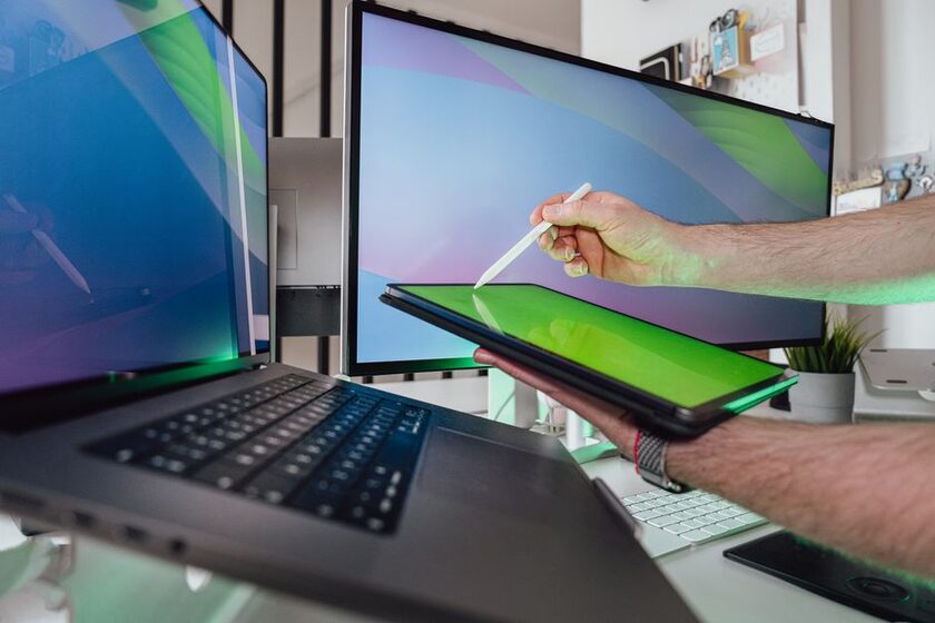 K2, support pliable ultra-portable, 8 hauteurs, 10 à 17" NEXSTAND